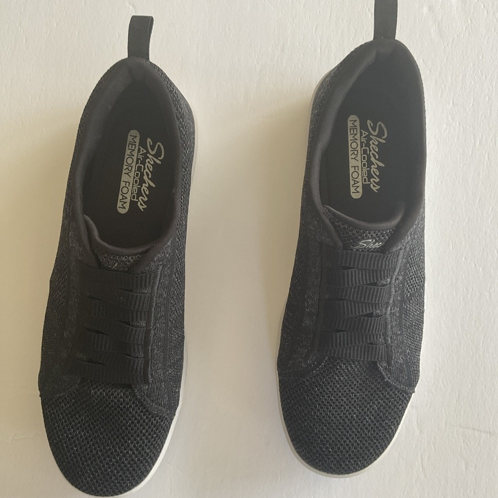 Skechers Black Dark Gray Air-Cooled Memory Foam Sneakers Size 9 - Picture 2 of 5